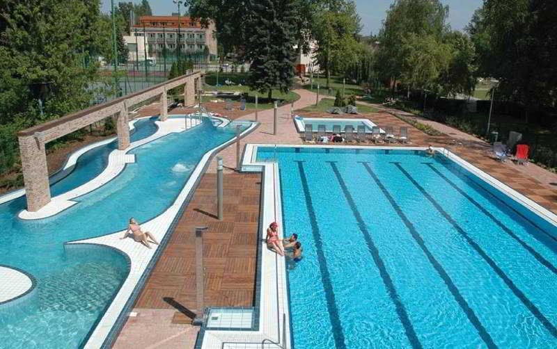 Holiday Beach Budapest Wellness Hotel With Sauna Park Faciliteter billede